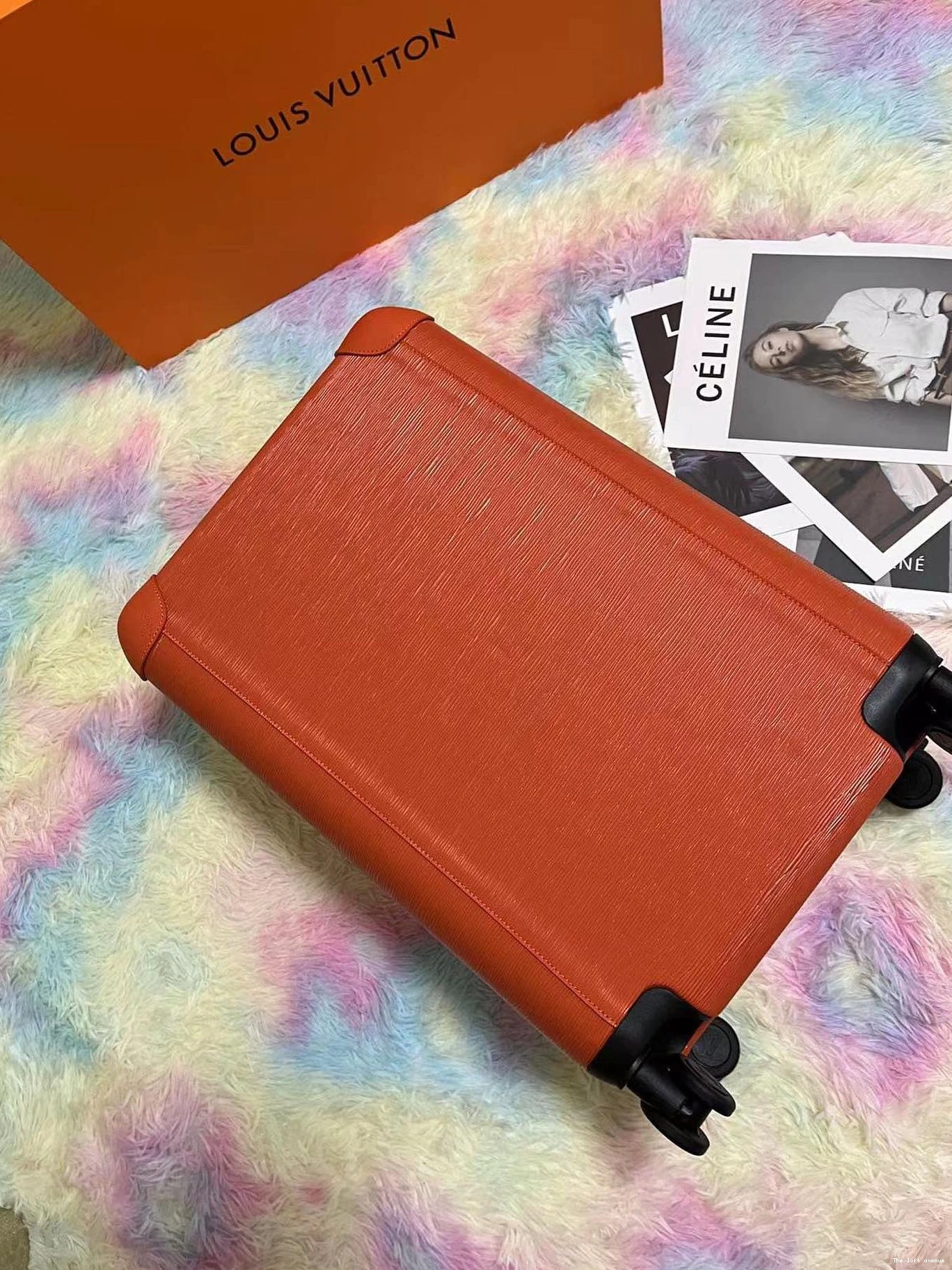 37L CABIN 55 ORANGE HORIZON SUITCASE CUSTOM 0819